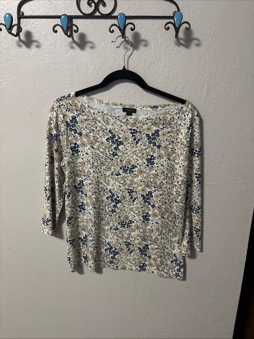 Ann Taylor Factory Beige and Blue Floral 3/4 Sleeve Boatneck Top